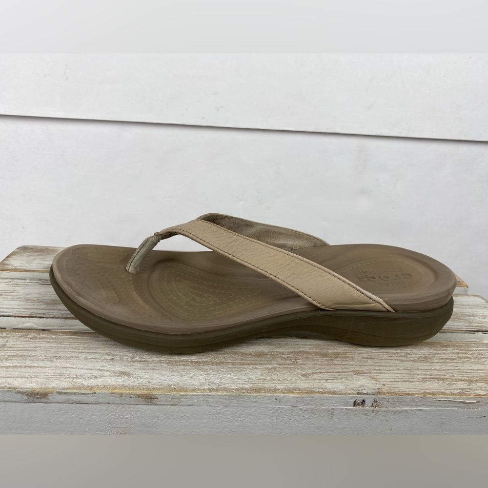 Crocs Women's Capri V flip-flops faux leather straps comfortable foam footbed 7 - Picture 5 of 10